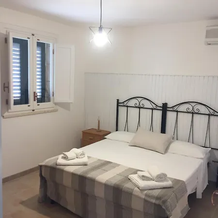 Ferienwohnung Scogliera Del Gabbiano Santa Maria di Leuca Exterior foto
