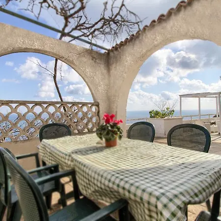 Ferienwohnung Scogliera Del Gabbiano Santa Maria di Leuca Exterior foto