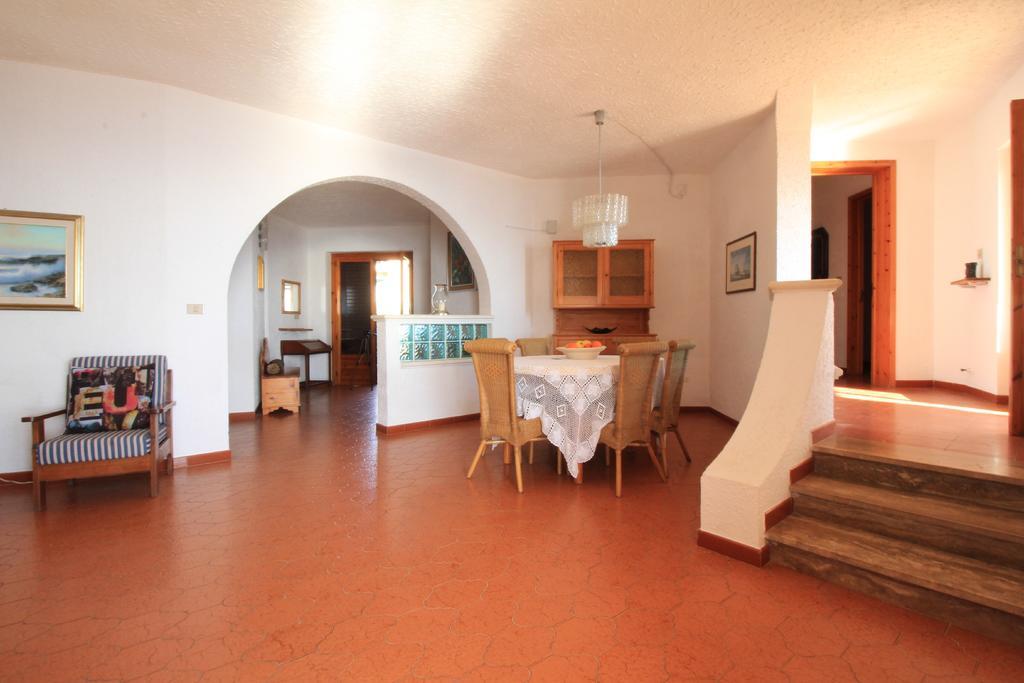 Scogliera Del Gabbiano Apartment *
